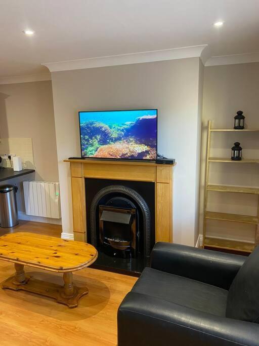 2 Bed Cosy Apartment In Heart Of Mullingar. Bagian luar foto