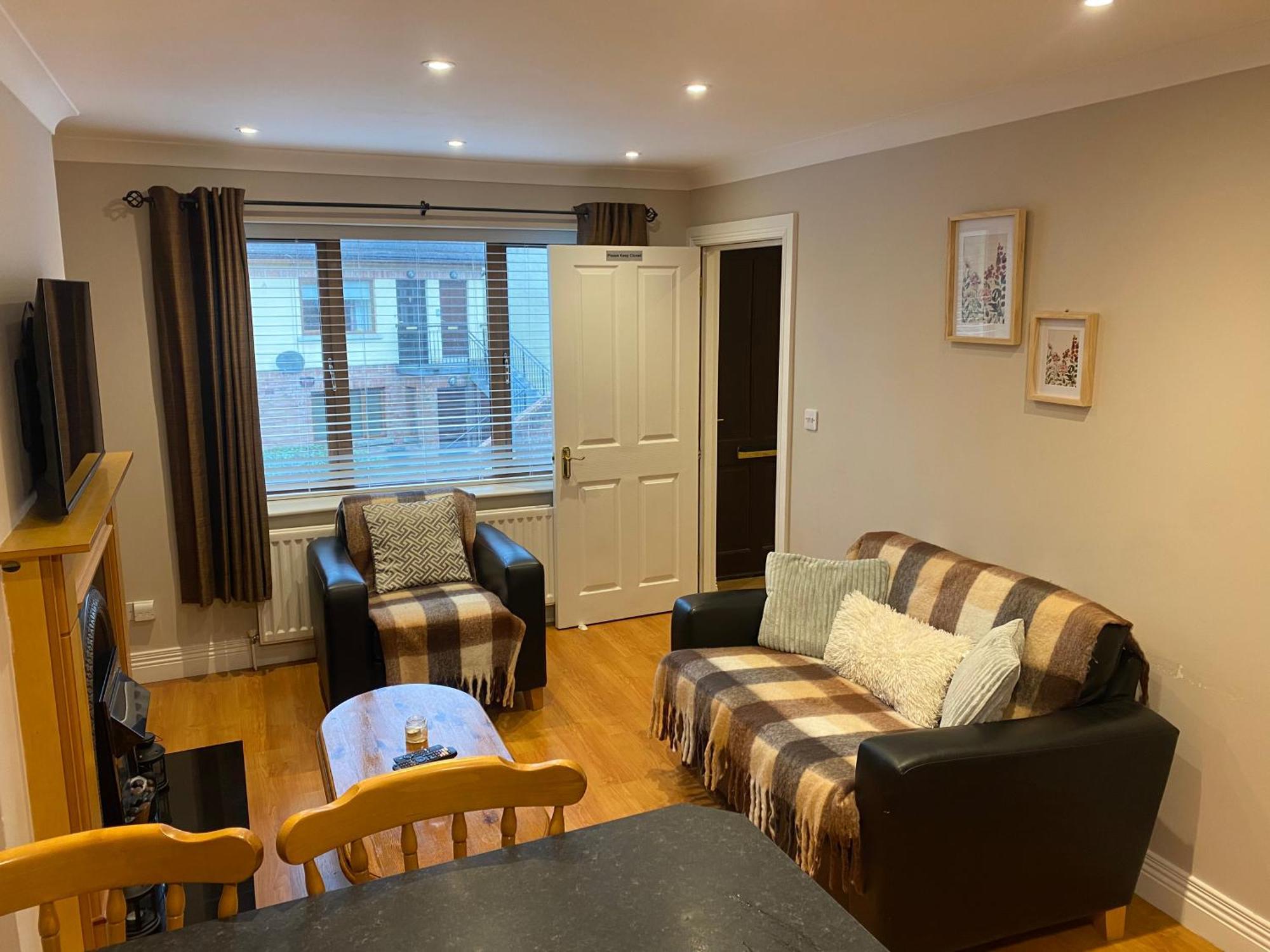 2 Bed Cosy Apartment In Heart Of Mullingar. Bagian luar foto
